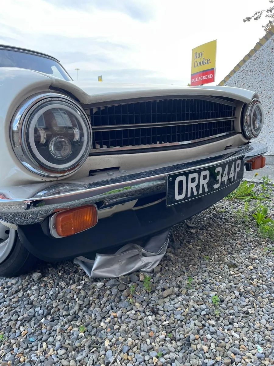 Triump Tr6 1975 - Image 2