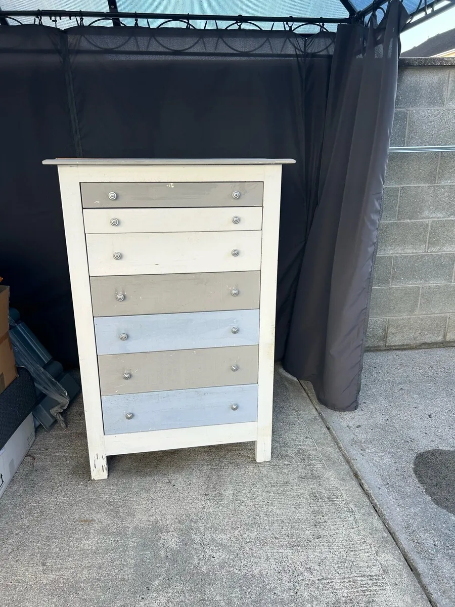 Chest of drawers - Image 1