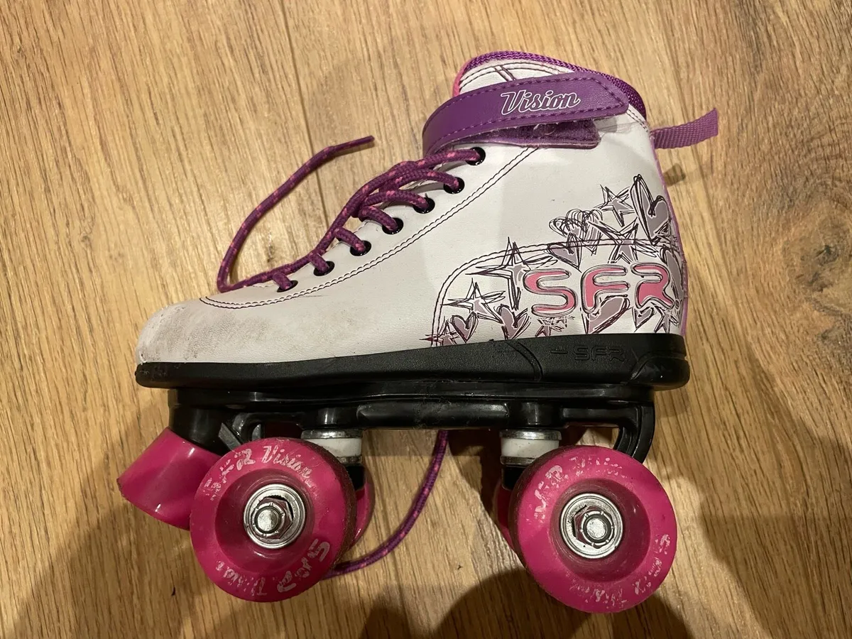 Roller skates - Image 1