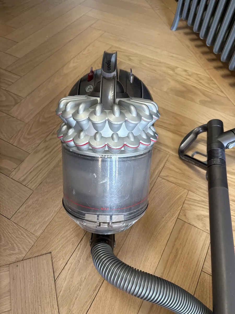 Dyson animal vacuum cleaner for sale - Image 3