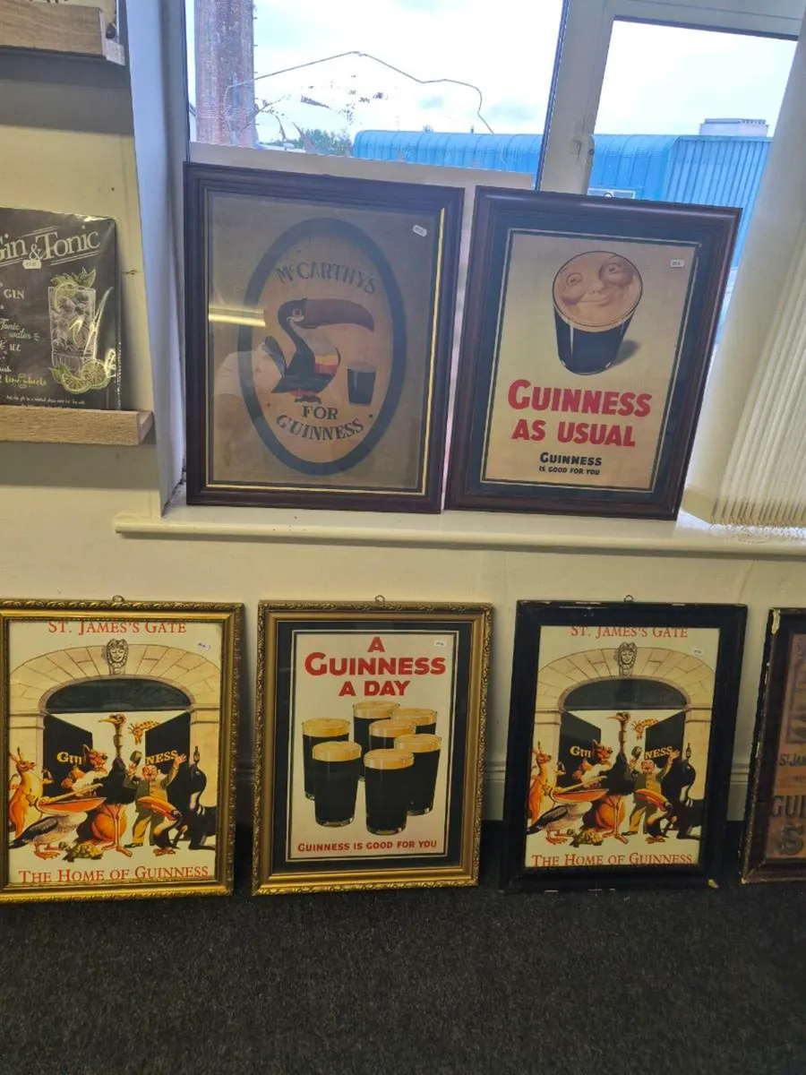 Home bar memorabilia - Image 2