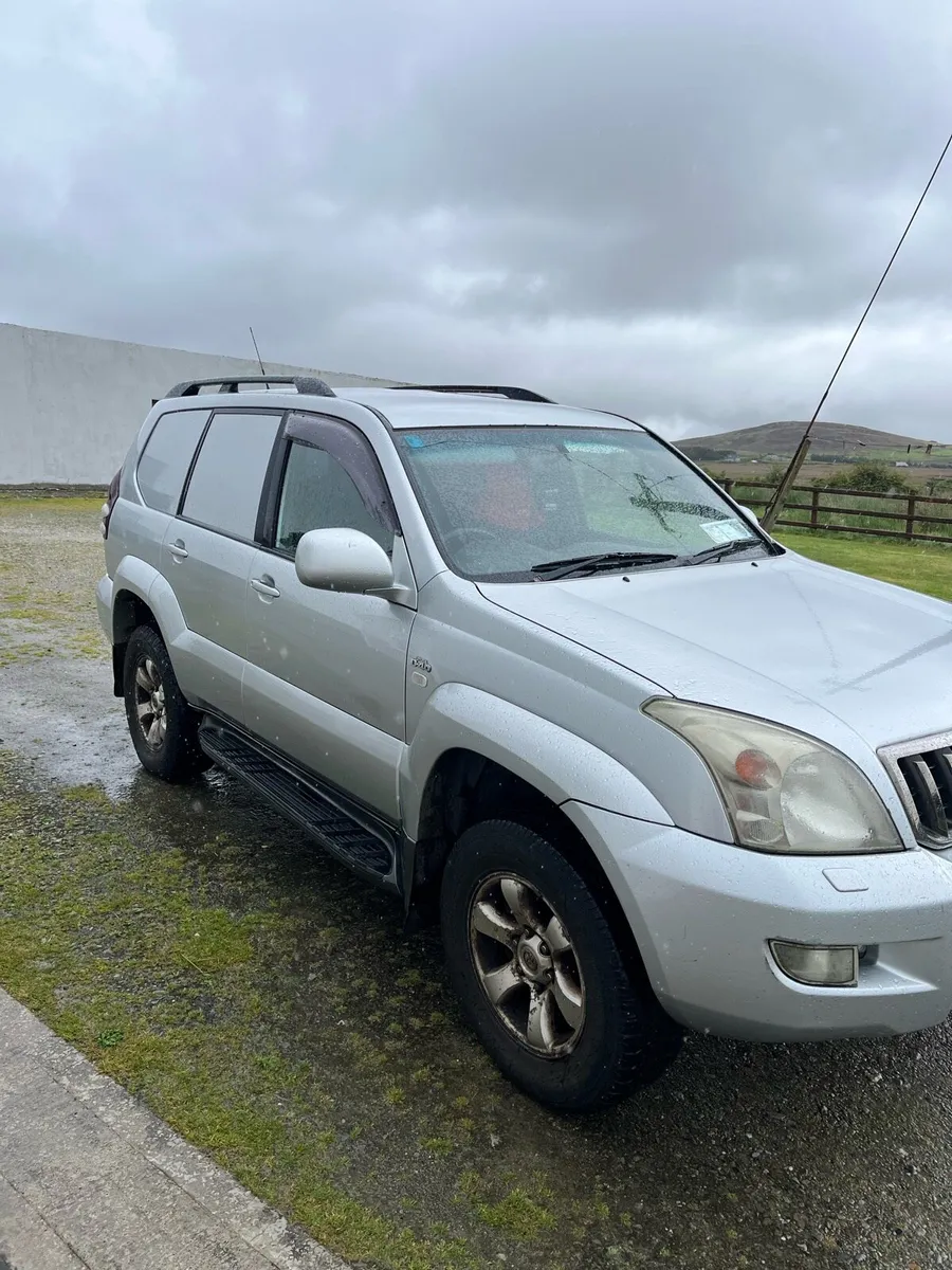 2010 toyota landcruiser lwb Auto low km - Image 2