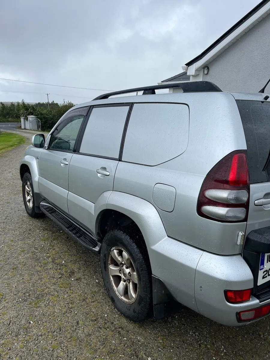 2010 toyota landcruiser lwb Auto low km - Image 4