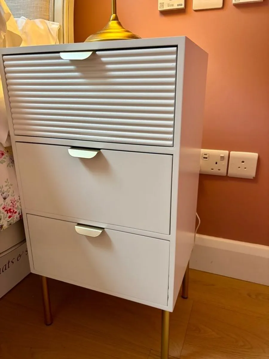 2 bedside lockers - Image 2