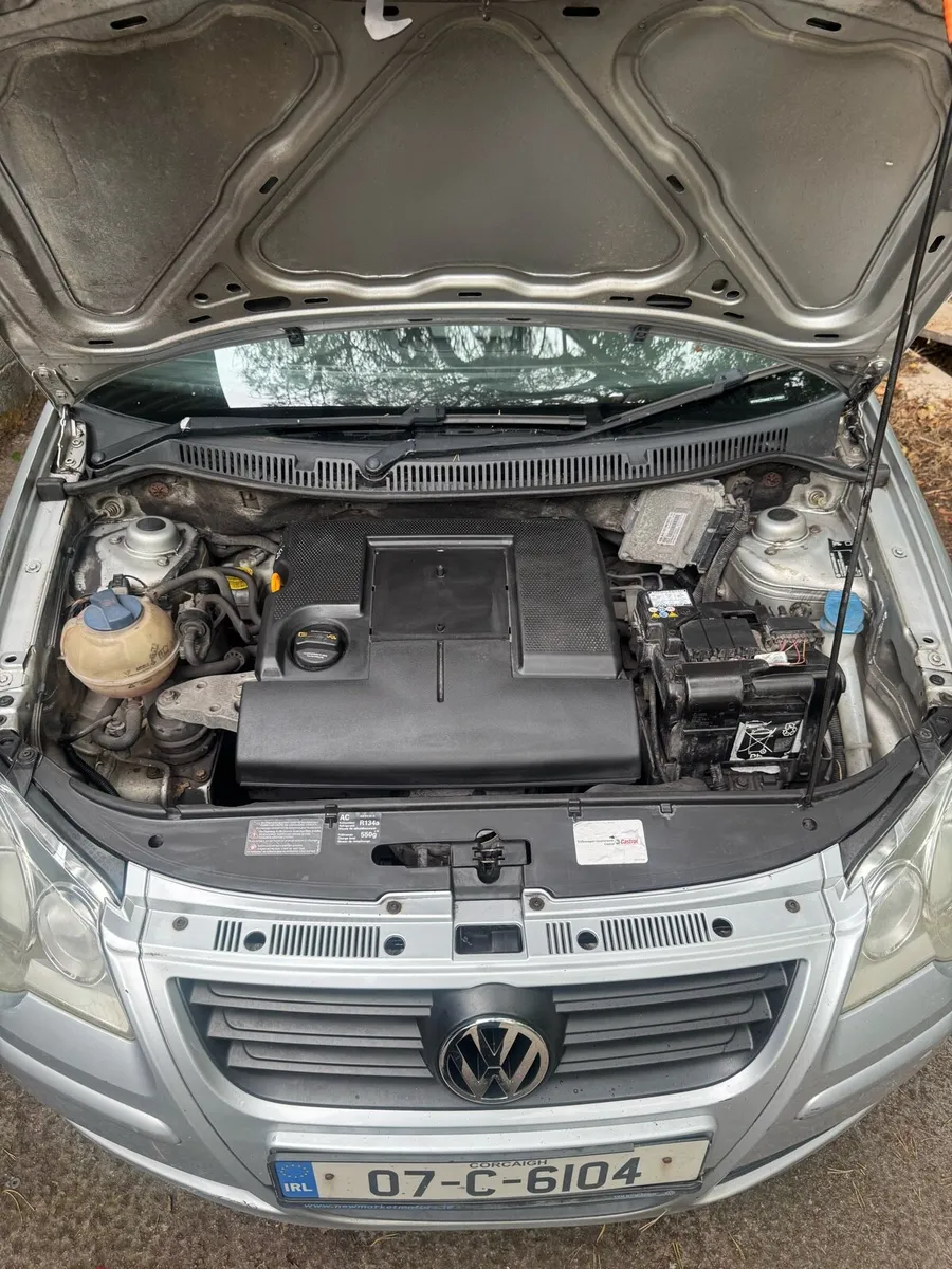 Volkswagen polo - Image 2