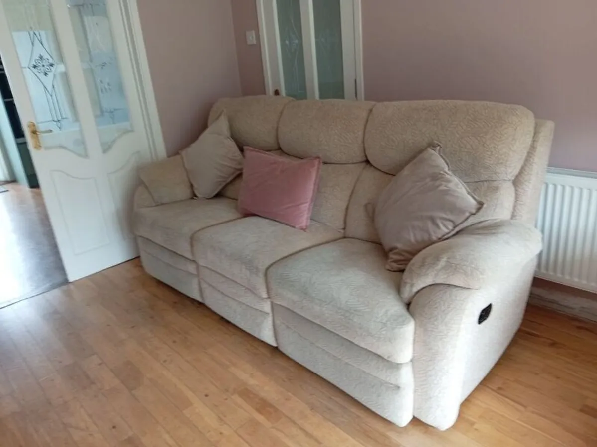 3 Piece Suite of Furniture - Image 2