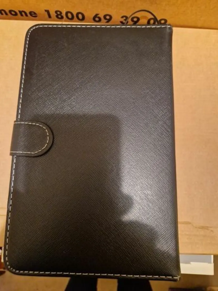 Portable Leather Case USB Keyboard for Tablet - Image 4