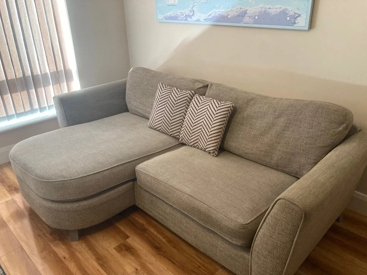 Sofa/Couch - Image 1