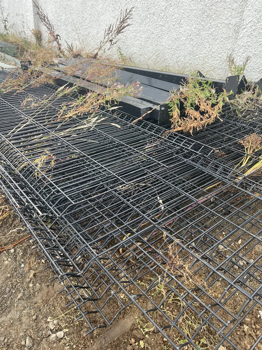 3d v panel fencing