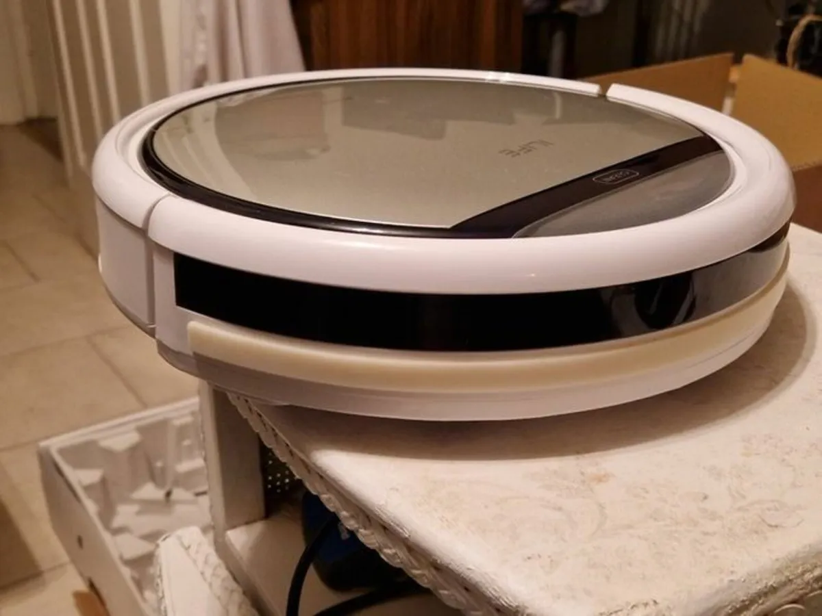 ILIFE Robotic Vacuum Cleaner BEATLES Series - NEW - Image 3