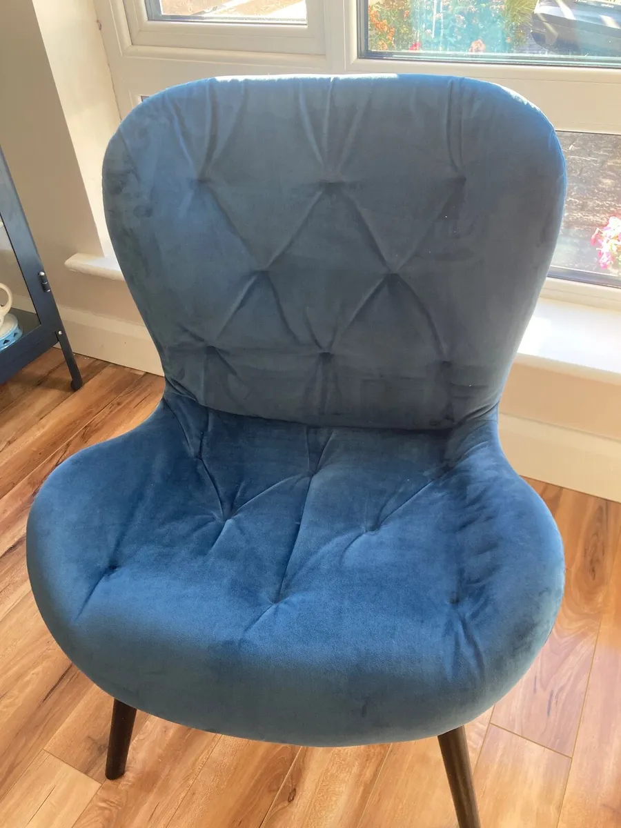 Chair - blue velvet - Image 1