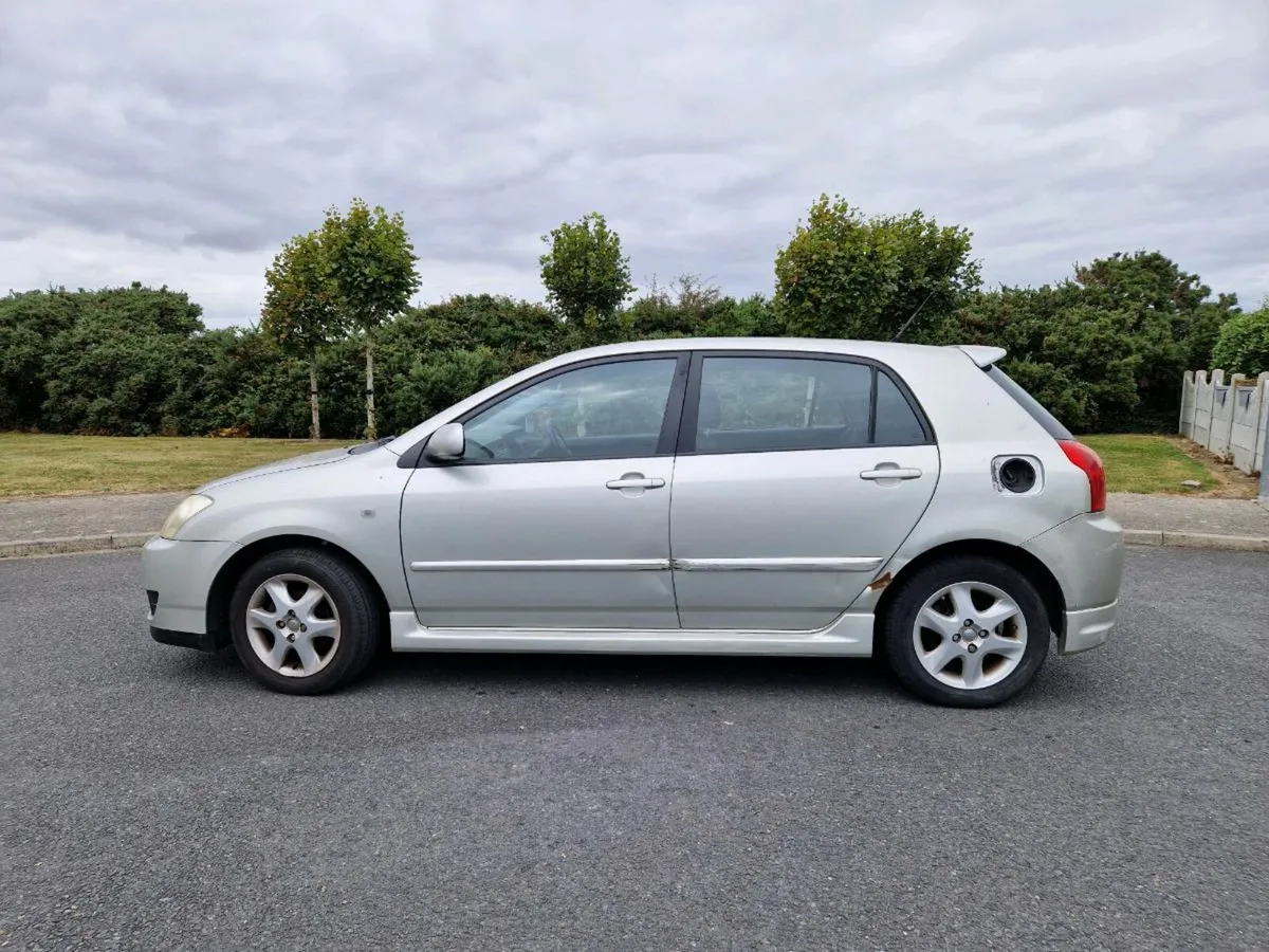 Toyota Corolla - Image 2