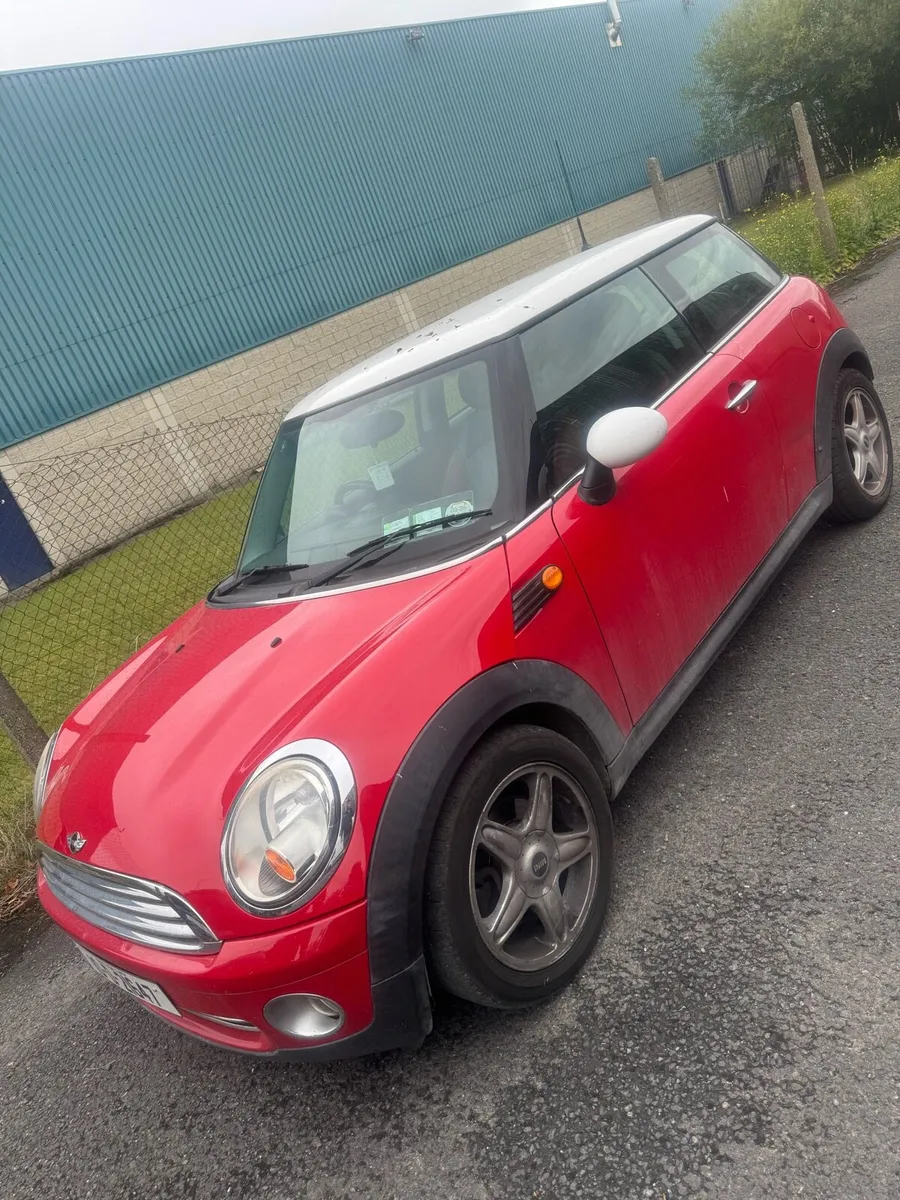 2010 Mini Cooper - Image 2