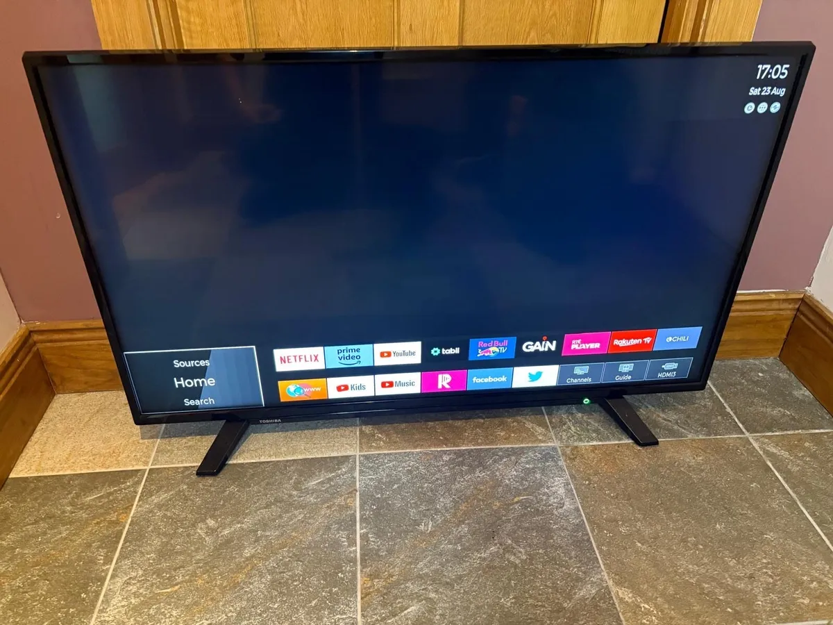 43 inch Smart Tv - Image 1
