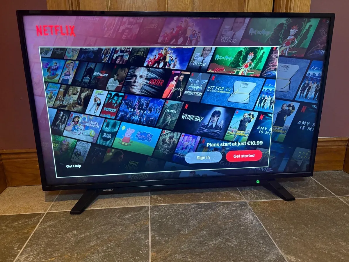 43 inch Smart Tv - Image 2