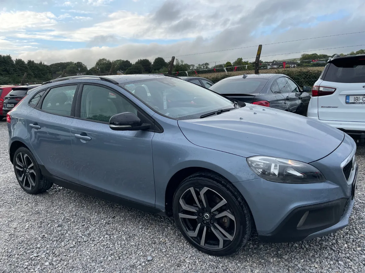 Volvo V40 Cross Country - Image 2