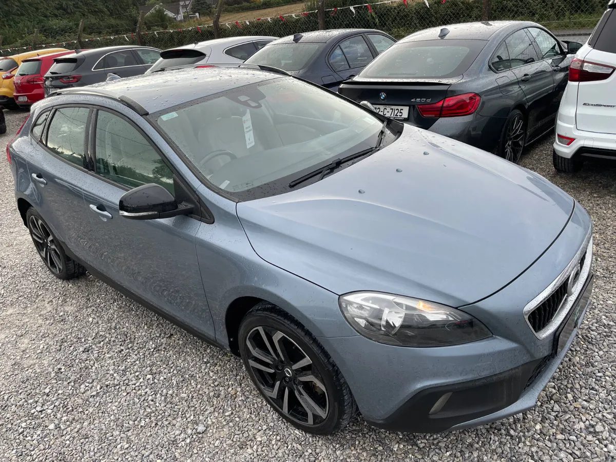 Volvo V40 Cross Country - Image 3
