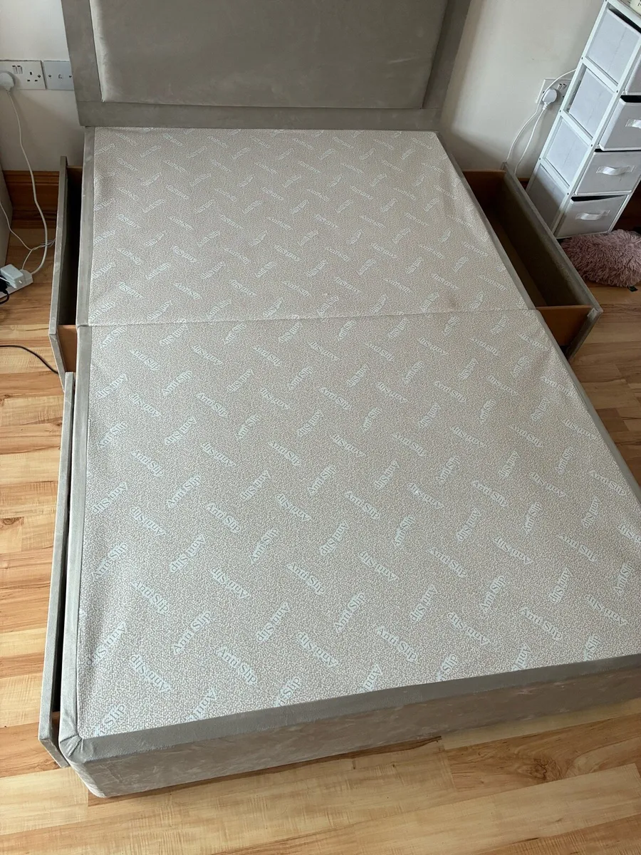 Small double divan with headboard - Image 4