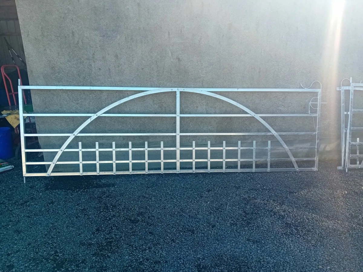 Old style rivet gates - Image 1