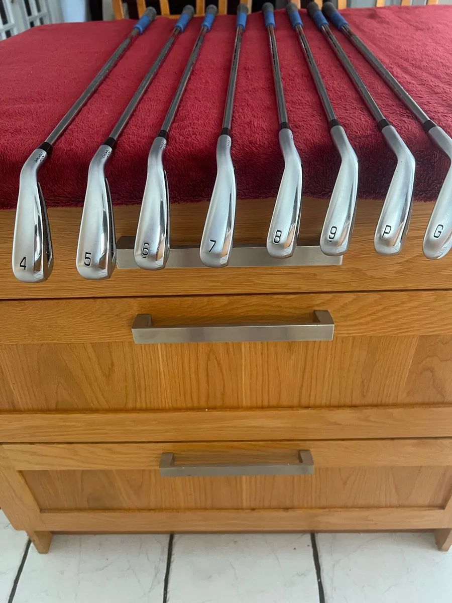 Mizuno JPX 921 Hot Metal irons - Image 1