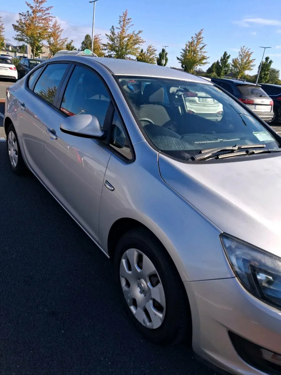 Opel astra 13 saloon - Image 2
