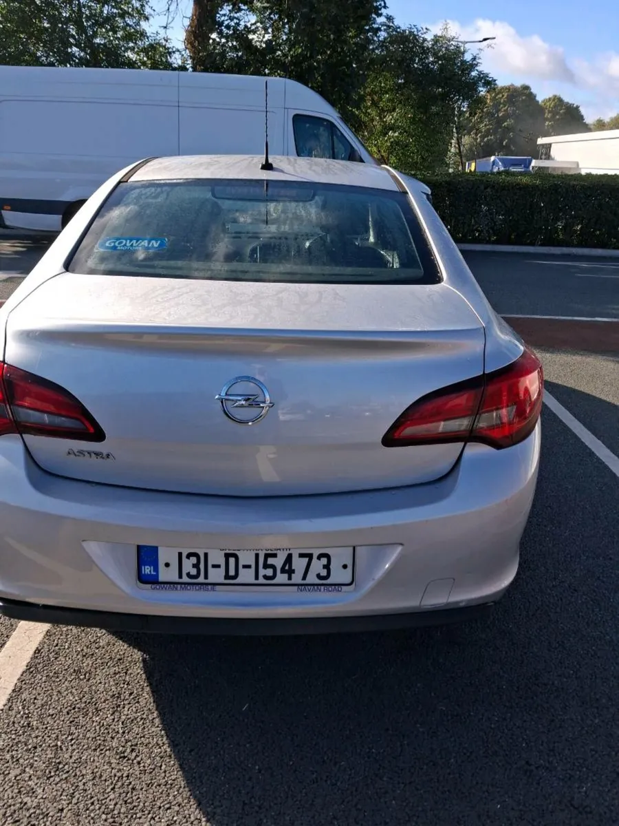 Opel astra 13 saloon - Image 4