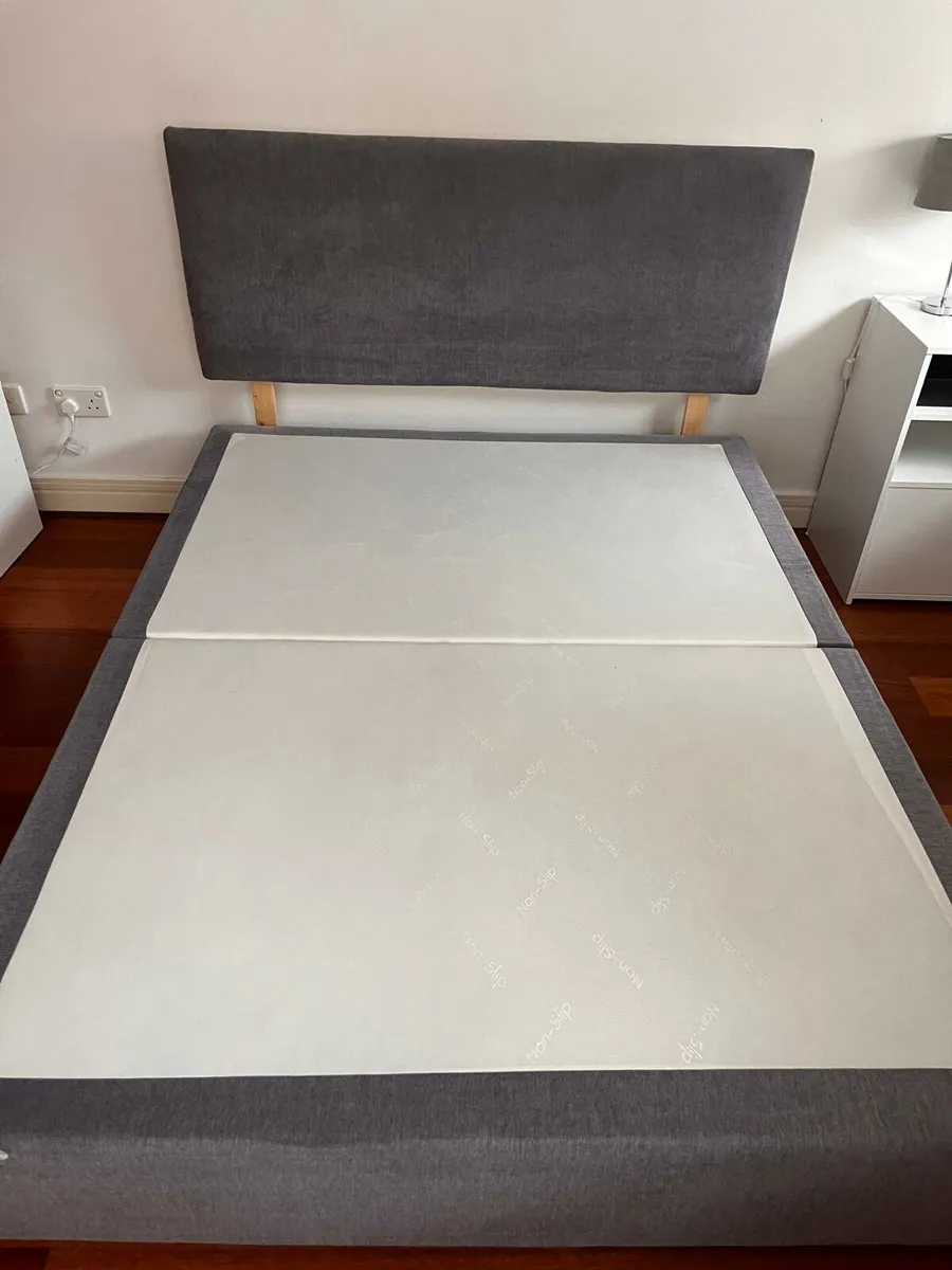 Double bed - Image 1