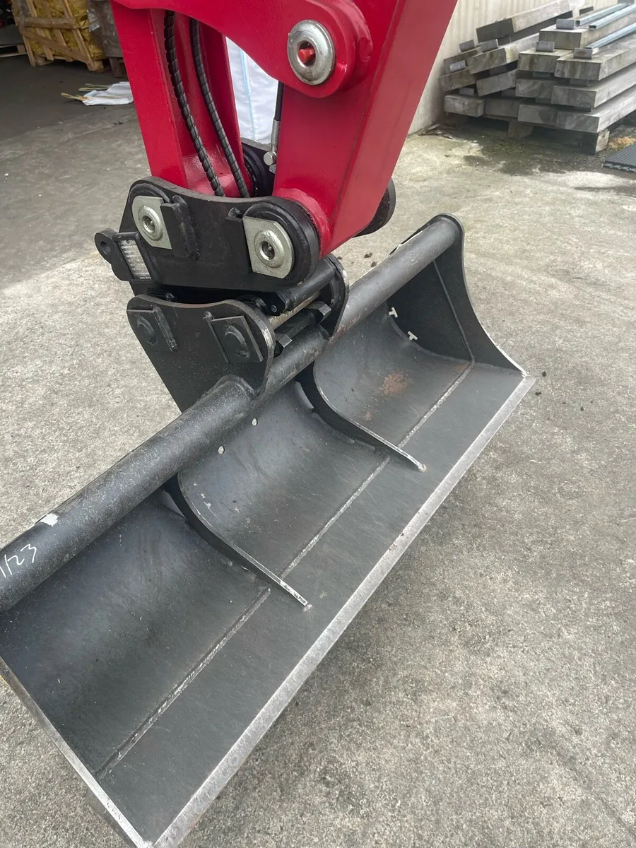 2.6 ton mini digger NEVER USED  2023 - Image 3