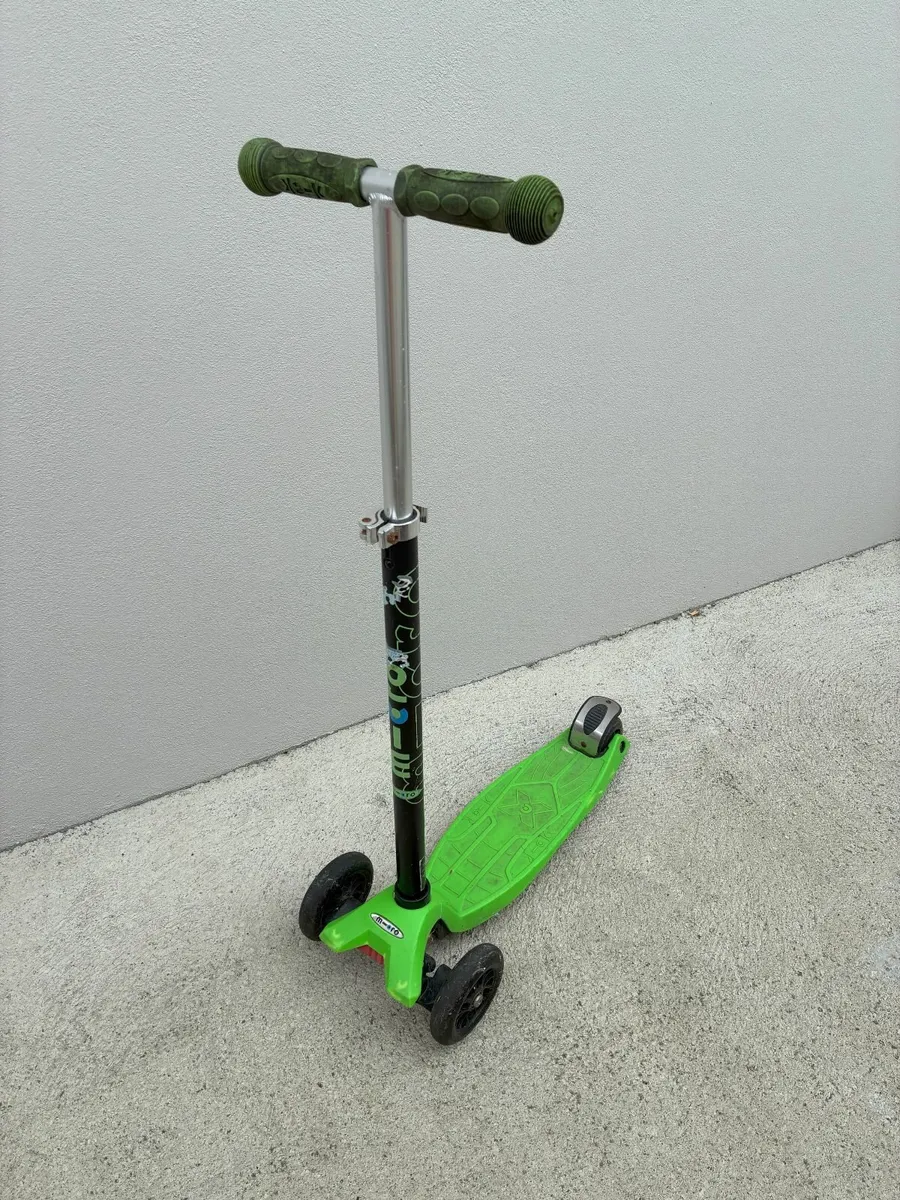 Scooter & bike - free to take away - Image 2