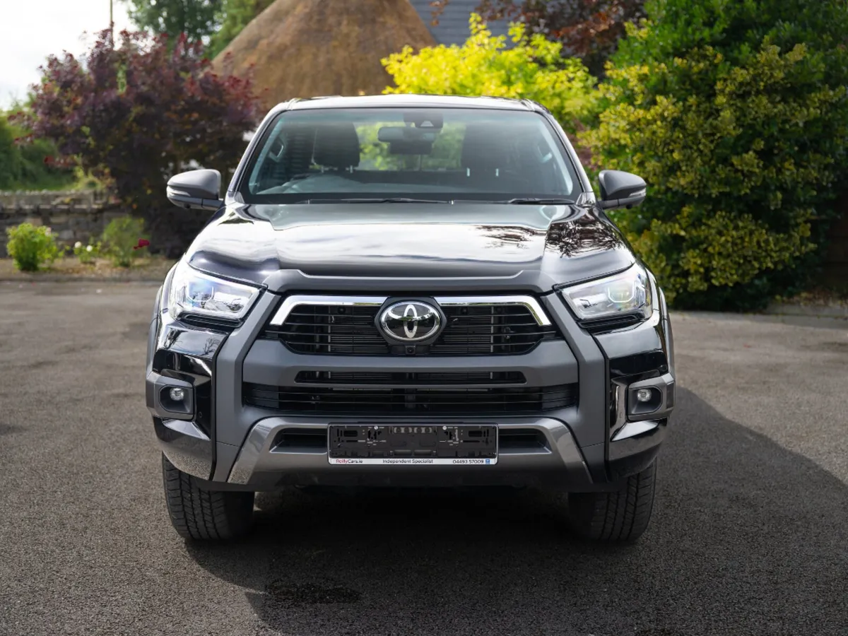2025 Toyota HILUX INVINCIBLE X 2.8 Diesel Auto - Image 2