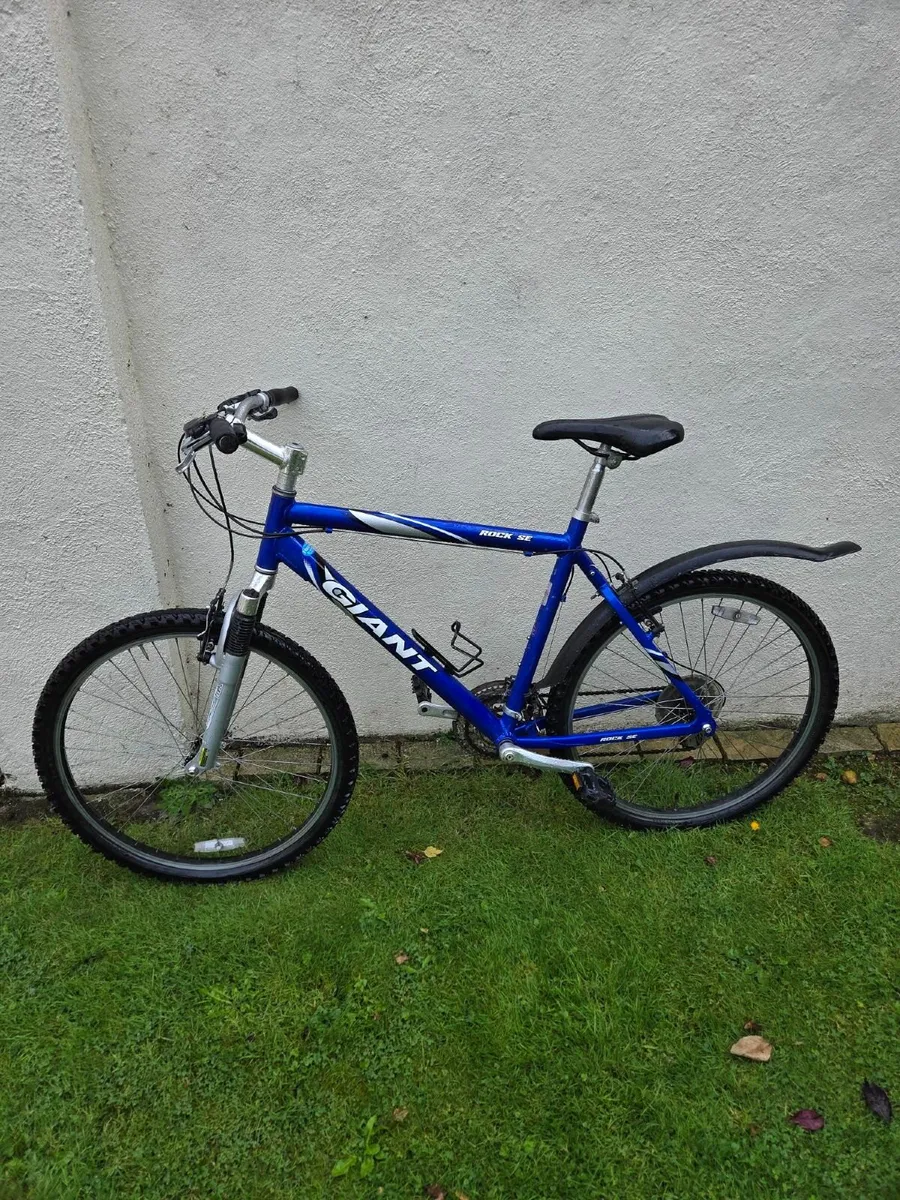 Giant Rock SE Mountain Bike - Image 1