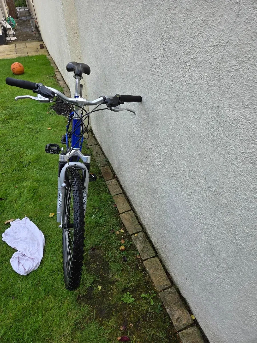 Giant Rock SE Mountain Bike - Image 3