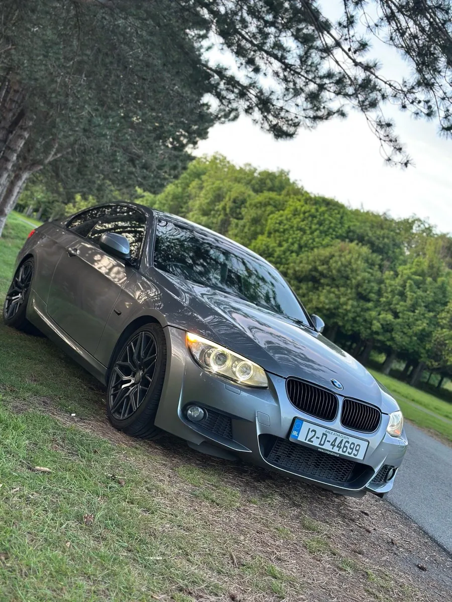 BMW 320 - Image 1