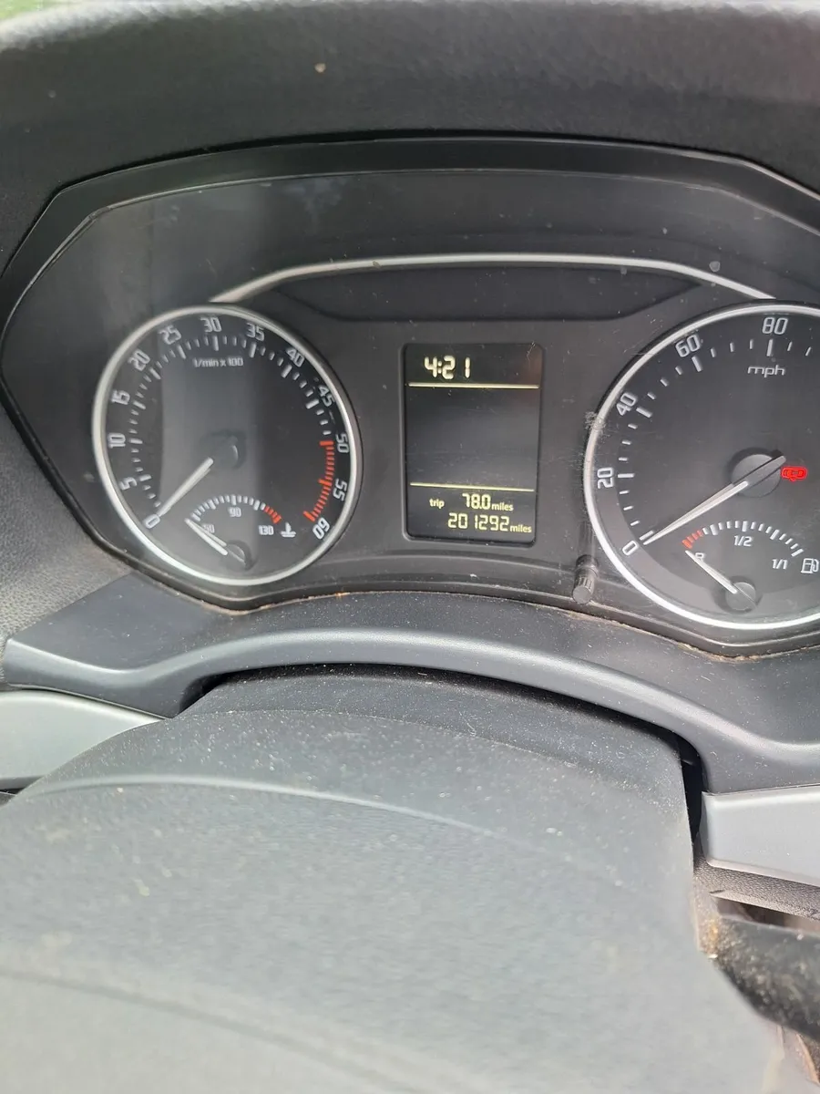 Skoda Octavia 2010 - Image 2