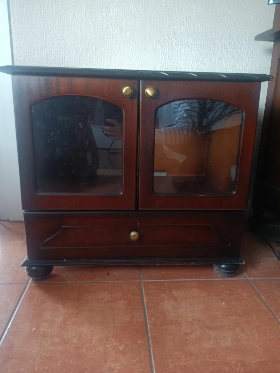 Display Cabinet - Image 1