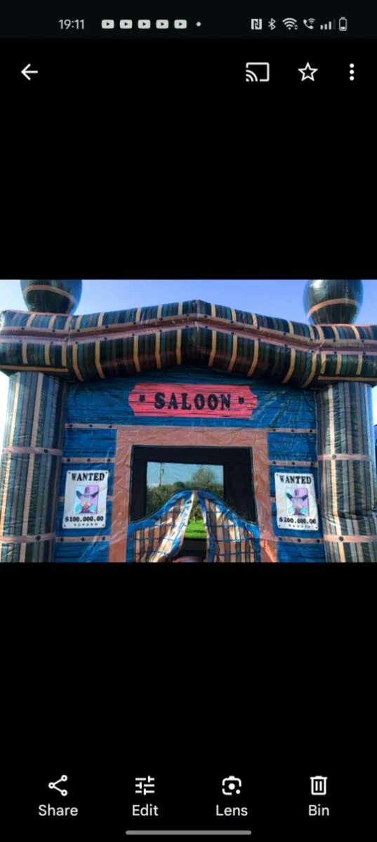 Large bouncy castle - Image 4
