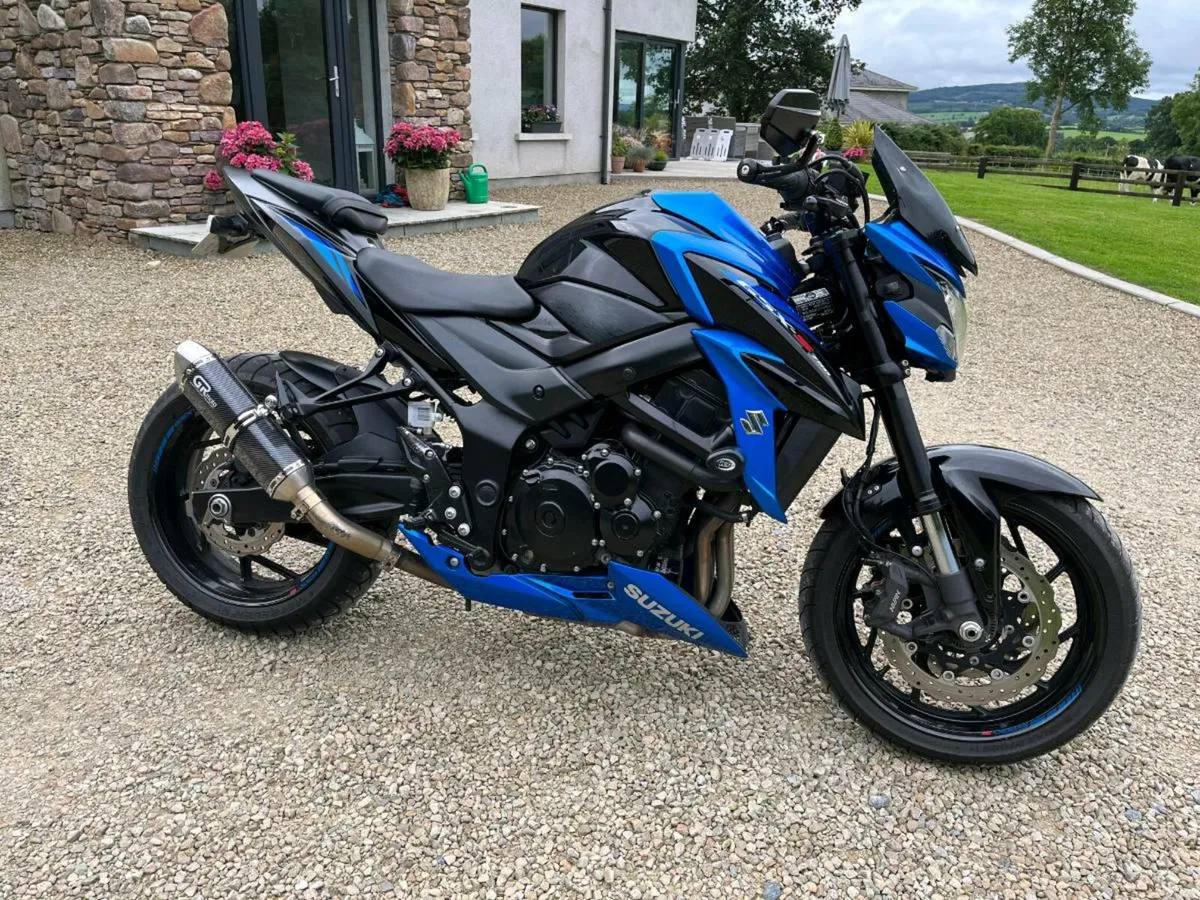 Suzuki GSXS 750 - Image 1