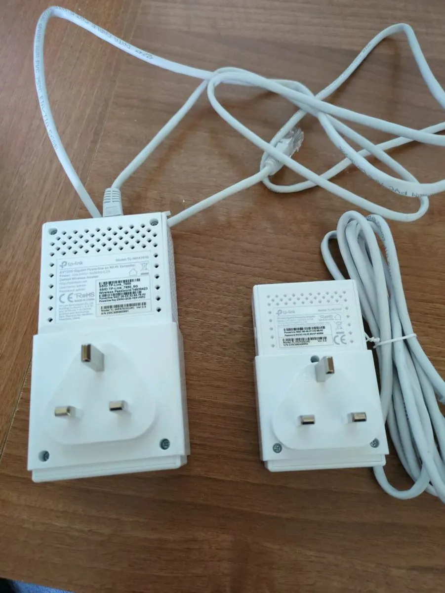 Wi-Fi extender - Image 1