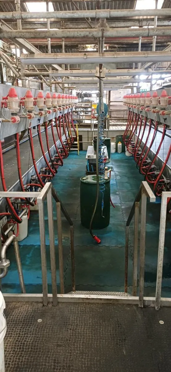 Milking parlour - Image 1