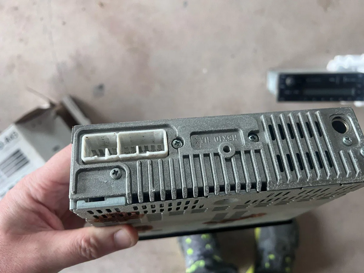 Car radios - Image 4