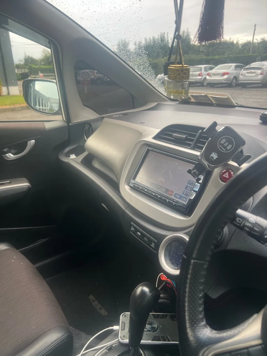 Car - Image 2