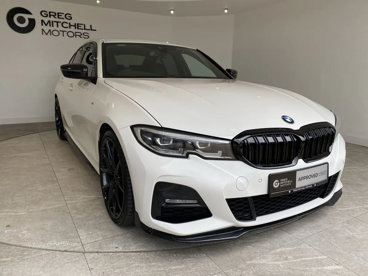 BMW 3-Series 2019 - Image 3