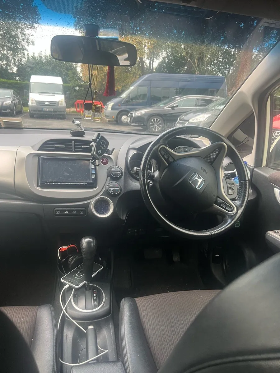 Car - Image 4