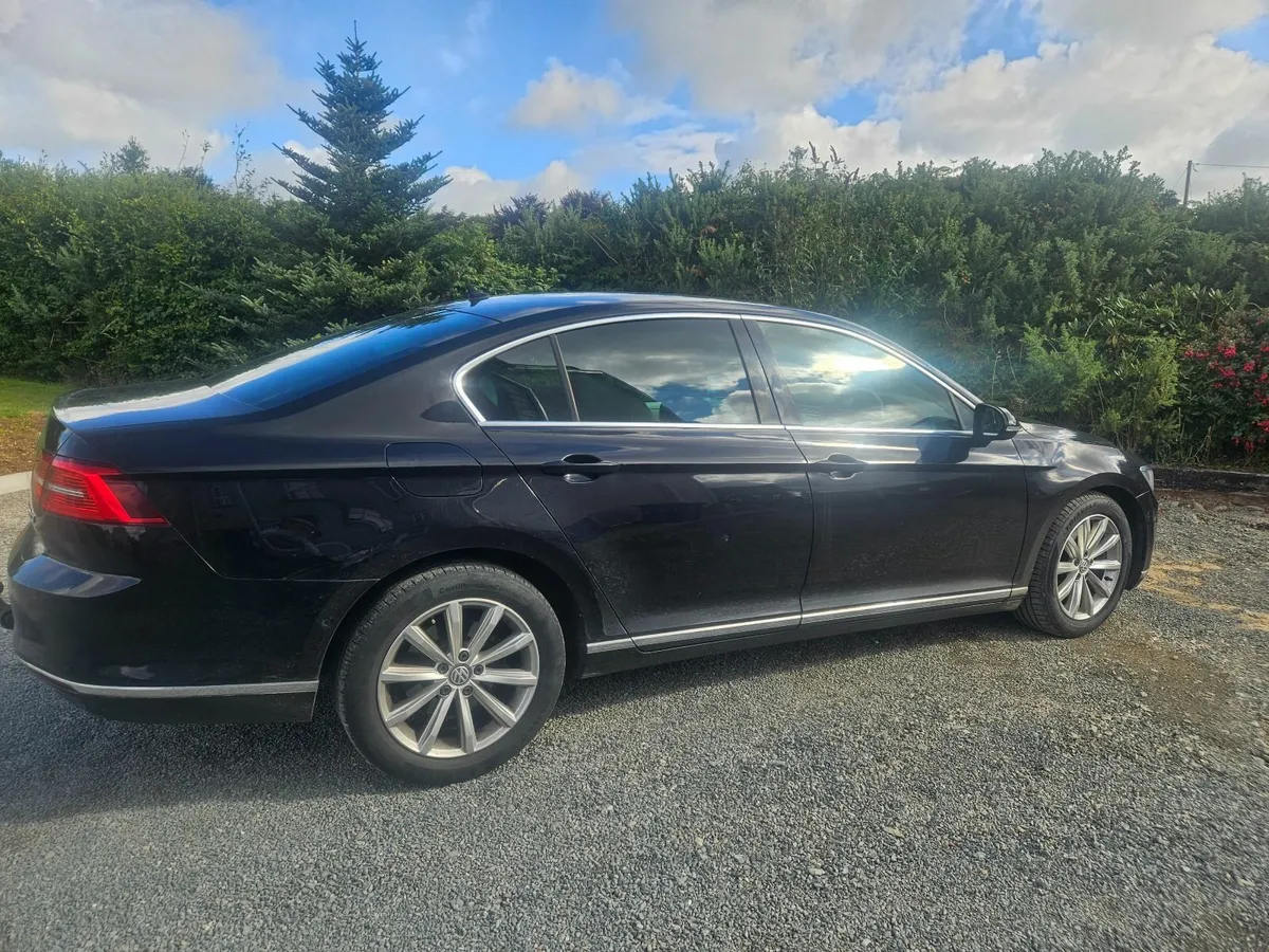 Volkswagen Passat 2017 - Image 4