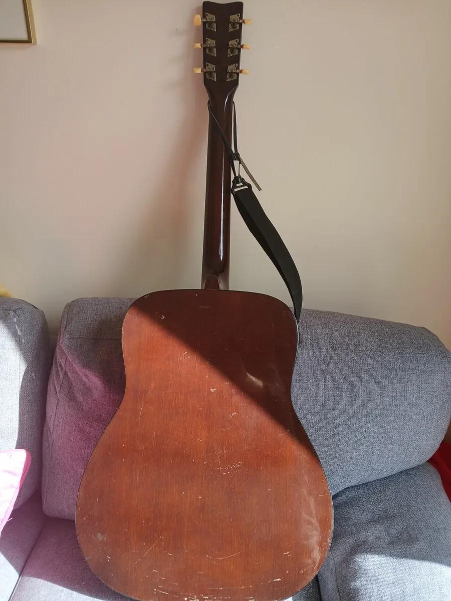 Old Yamaha guitar - Image 3