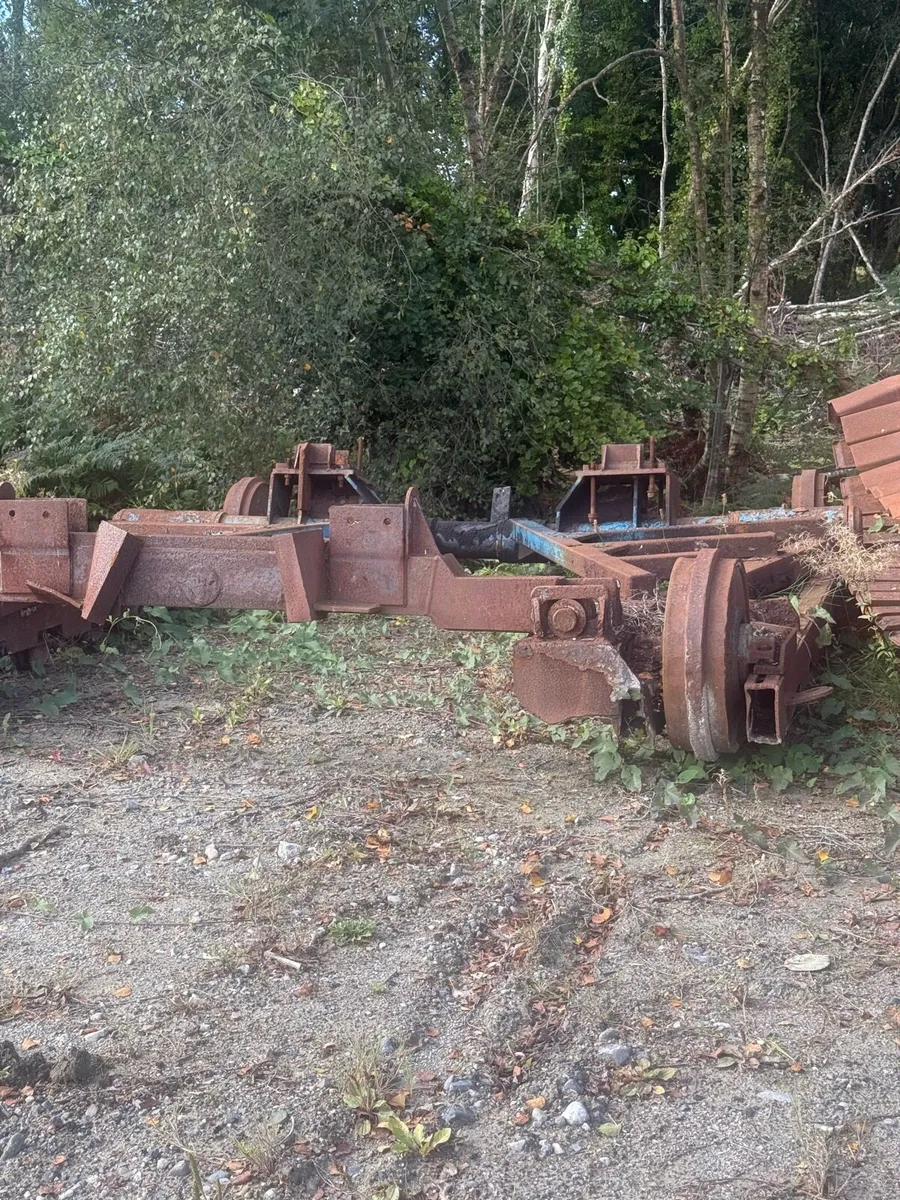 Kh full track undercarriage frame - Image 2