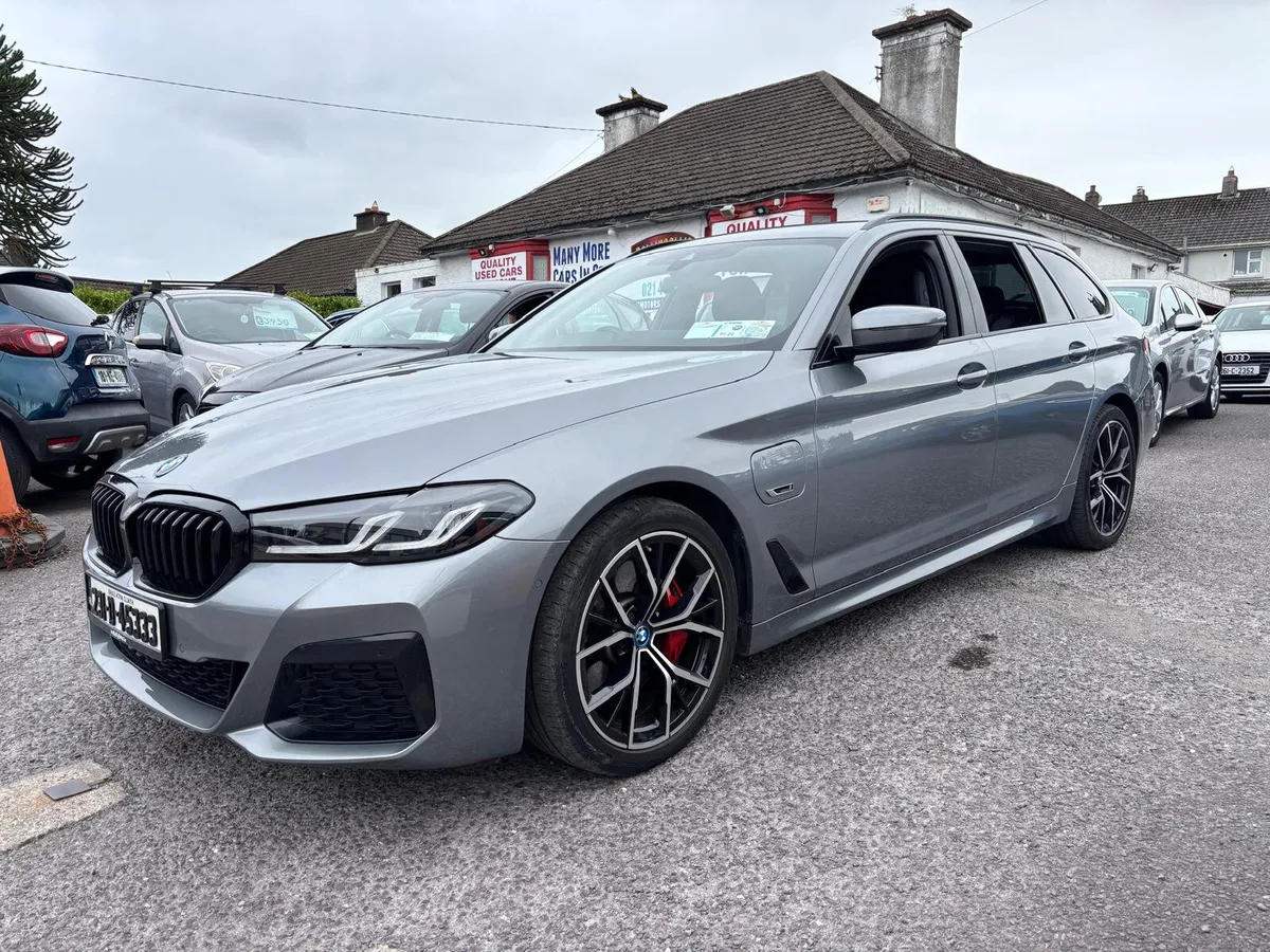 BMW 5-Series 2023  M  SPORT PRO  HYBRID  AUTO - Image 3