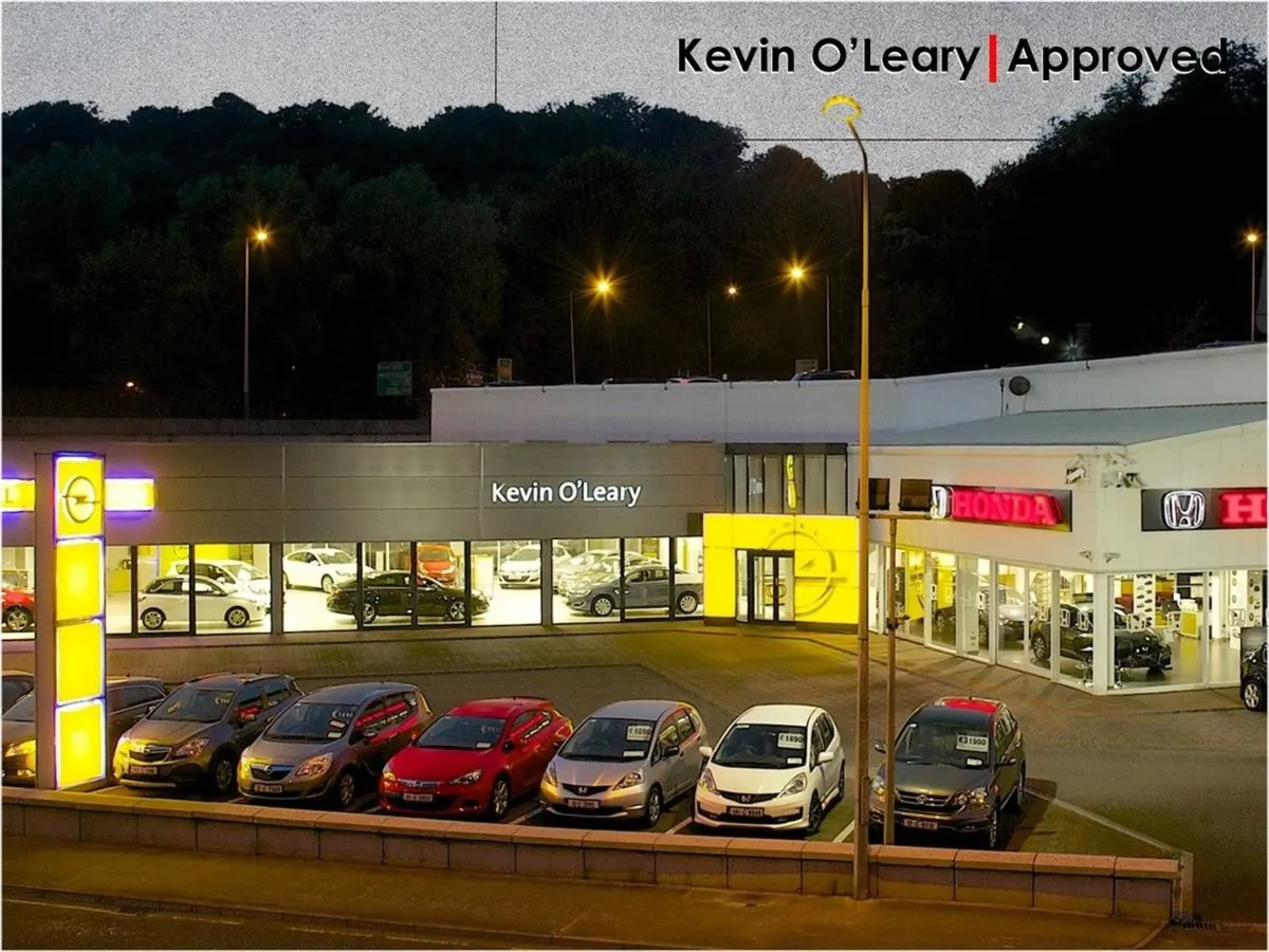 Land Rover Discovery 3.0 SD6 SE Commercial - Image 1
