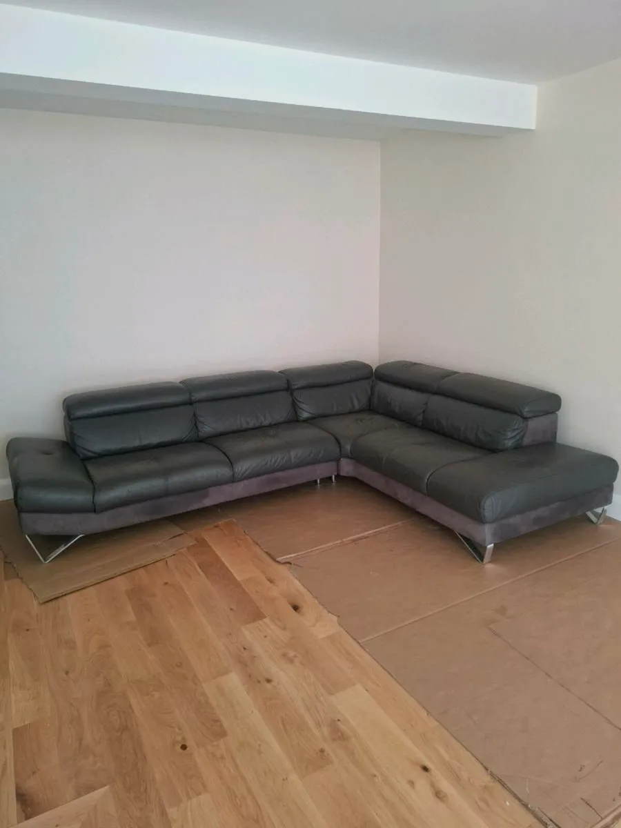 Italian leather sofa - Image 1
