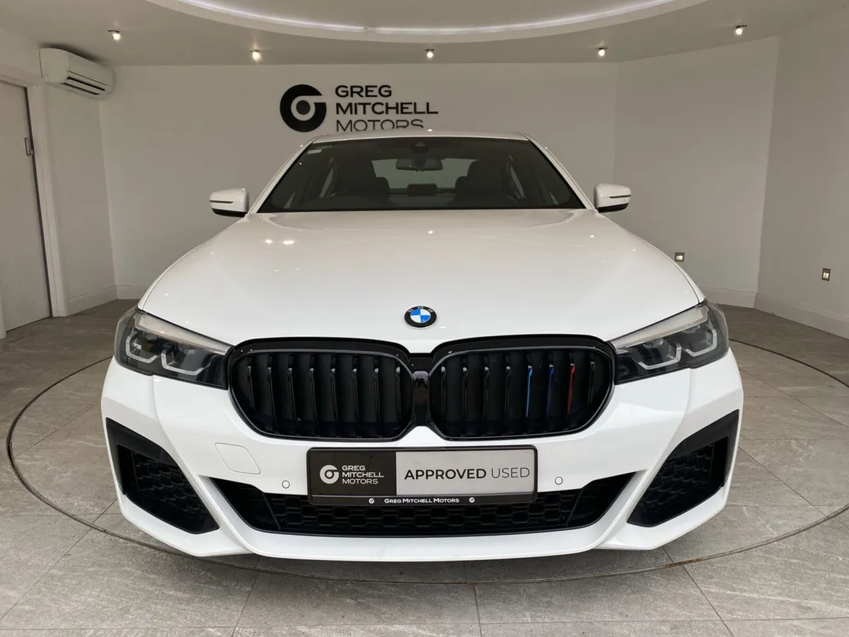 BMW 5-Series 2022 - Image 2